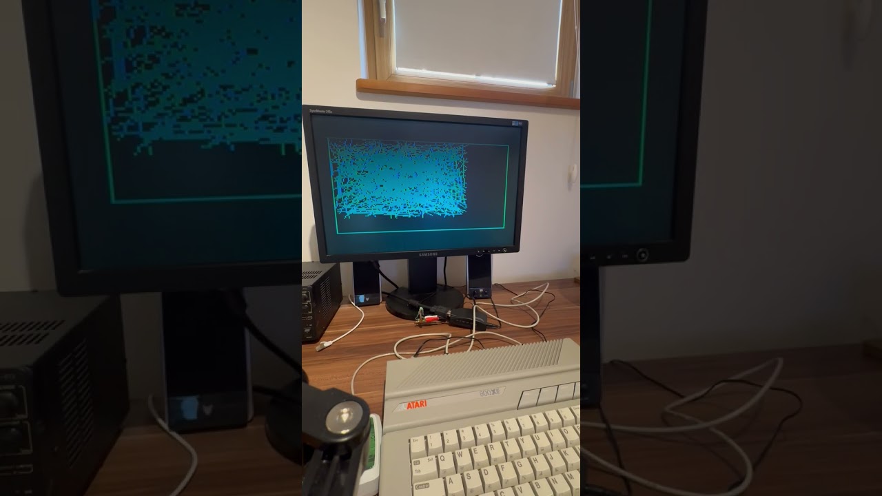 Screenshot: ATARI 800XE Lines test